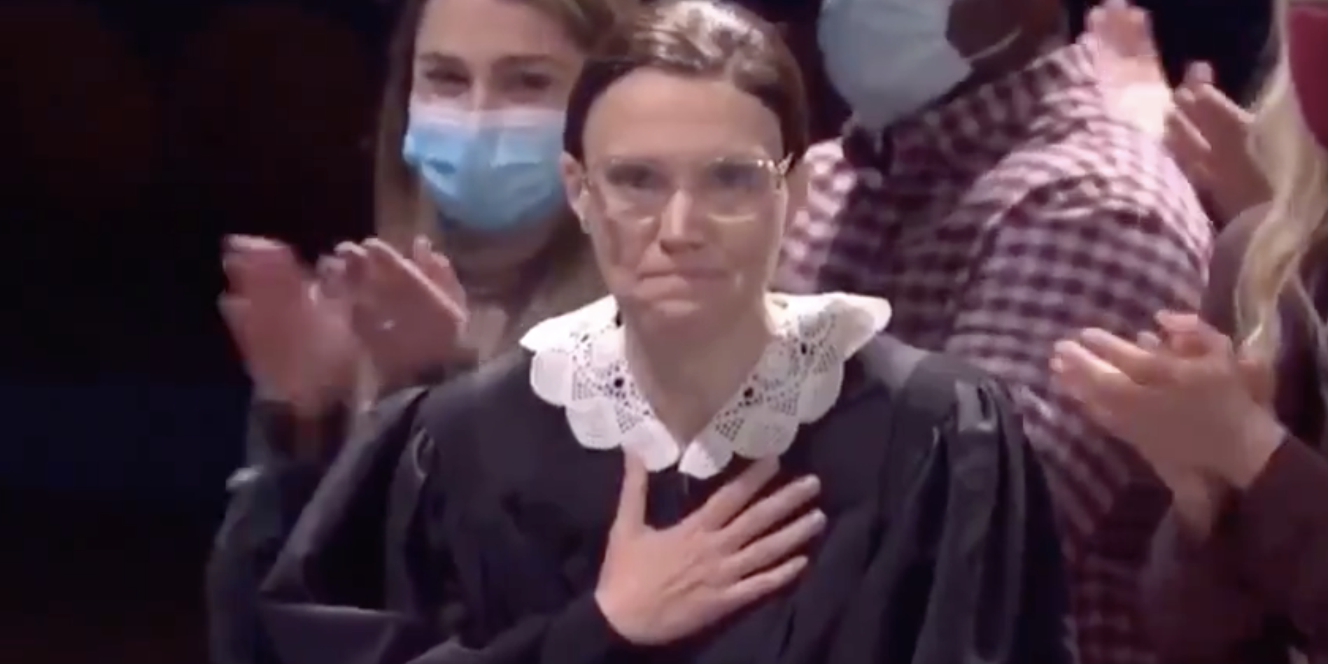 Kate Mckinnon Surprised Snl Viewers By Dressing Up As Ruth Bader