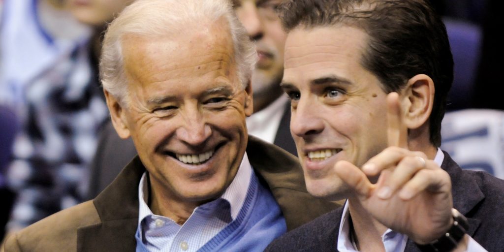 Joe Biden en zijn zoon Hunter in 2009.