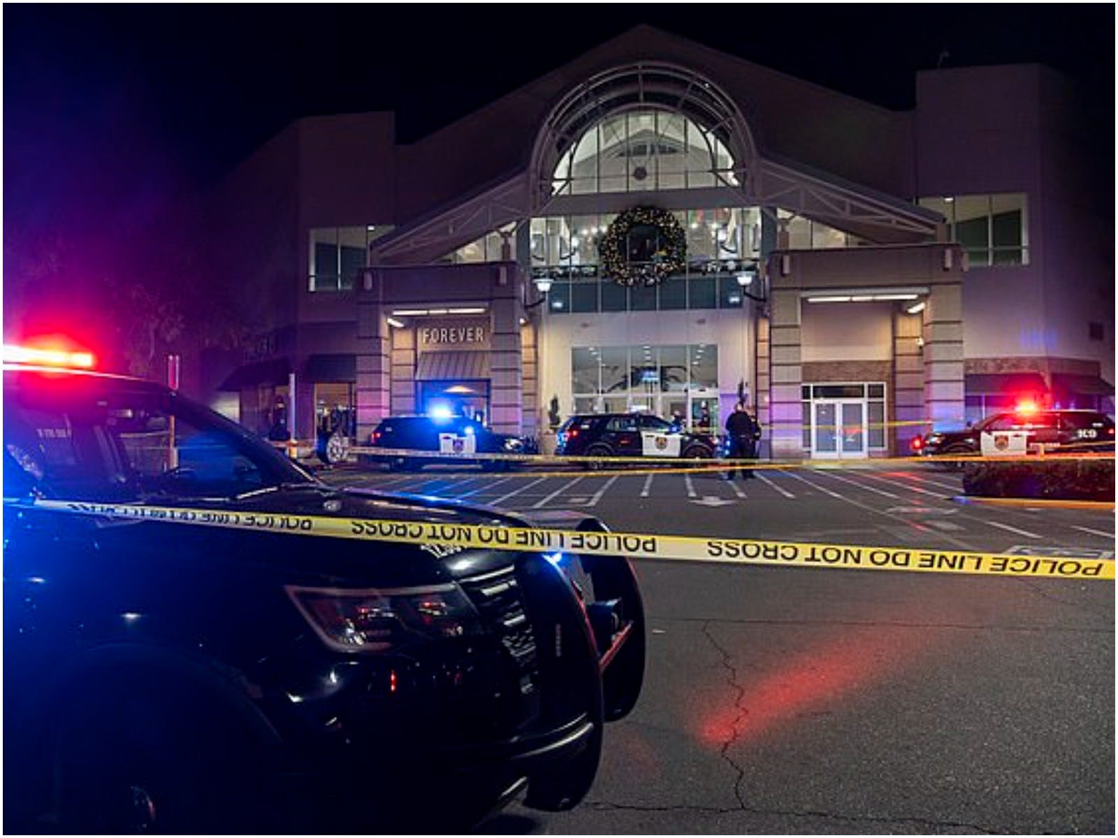 Black Friday Mall Shooting Leaves One Person Dead, One Seriously Injured