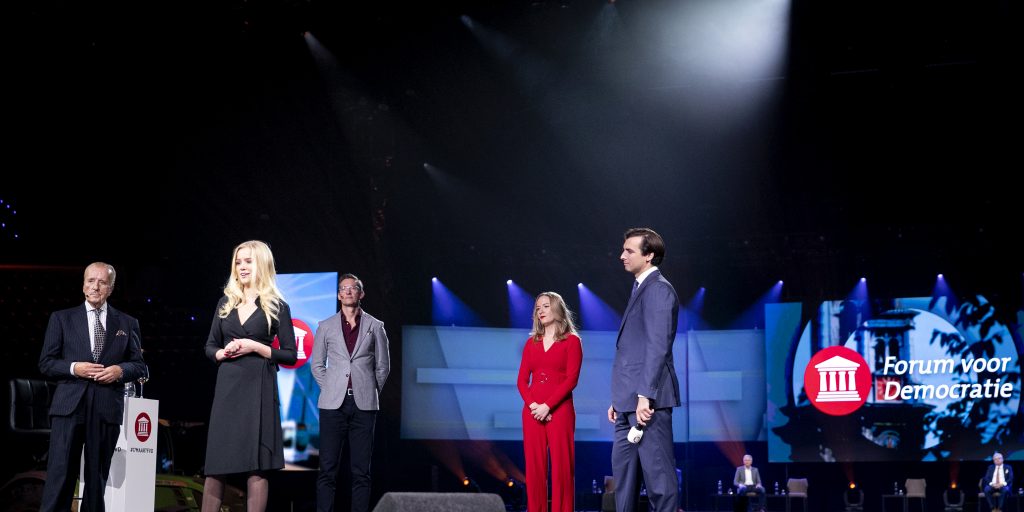 Theo Hiddema, Eva Vlaardingerbroek, Joost Eerdmans, Nicki Pouw-Verweij en Thierry Baudet (vlnr) tijdens de presentatie op 31 oktober 2020 van de eerste tien kandidaten van Forum voor Democratie voor de Tweede Kamerverkiezingen.