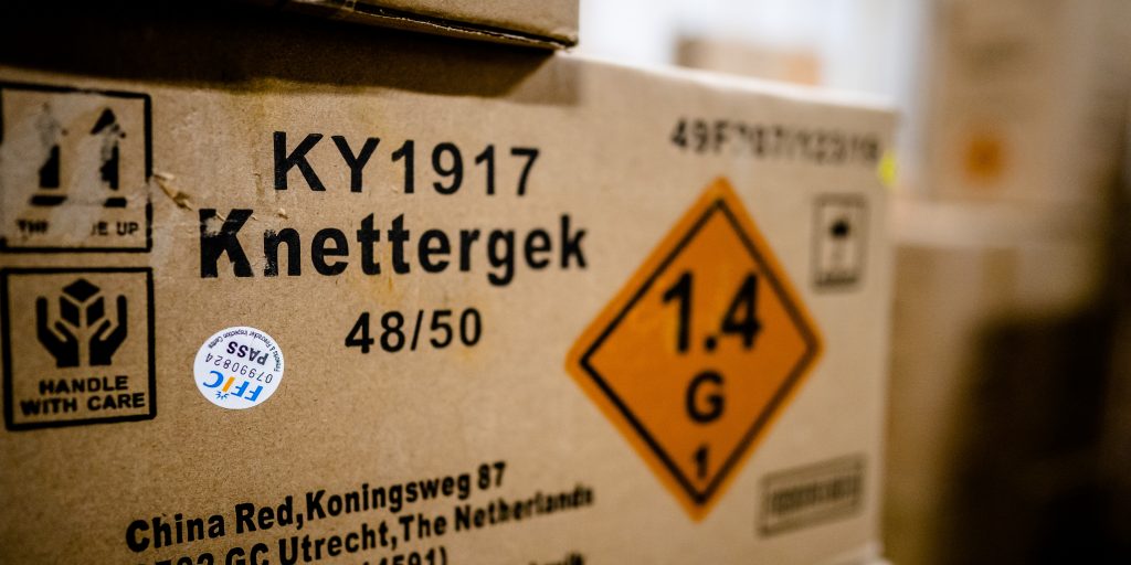 Opgeslagen vuurwerk in de Rijswijkse Vuurwerkhal.