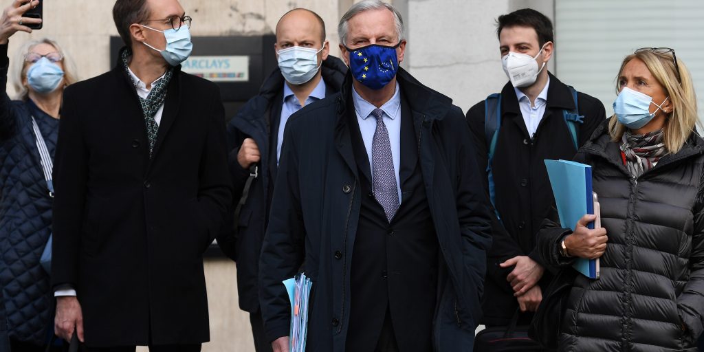 Het EU-onderhandelingsteam onder leiding van Michel Barnier .