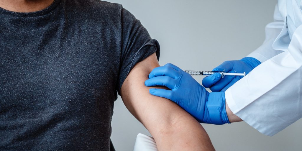 Klinische test met het kandidaat-coronavaccin van BioNTech en Pfizer.