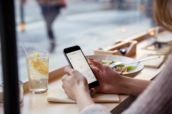 Via Budbee's site of app kun je realtime zien wanneer de bezorger bij je is. Foto: Budbee Via Budbee's site of app kun je realtime zien wanneer de bezorger bij je is. Foto: Budbee