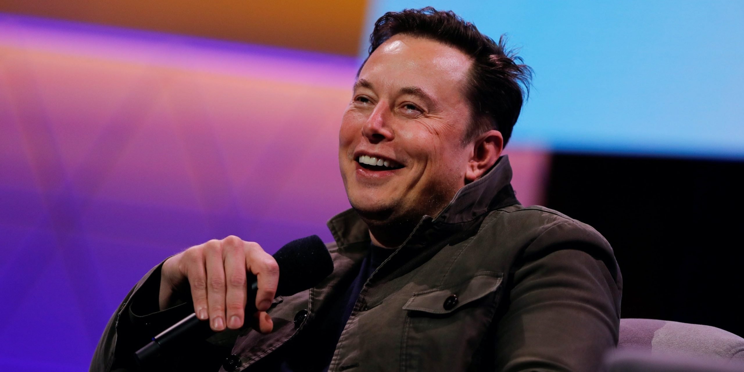 Elon Musk, topman van onder meer de maker van elektrische auto's Tesla en SpaceX, kan zich sinds maandag rijker noemen dan Microsoft-oprichter en weldoener Bill Gates.