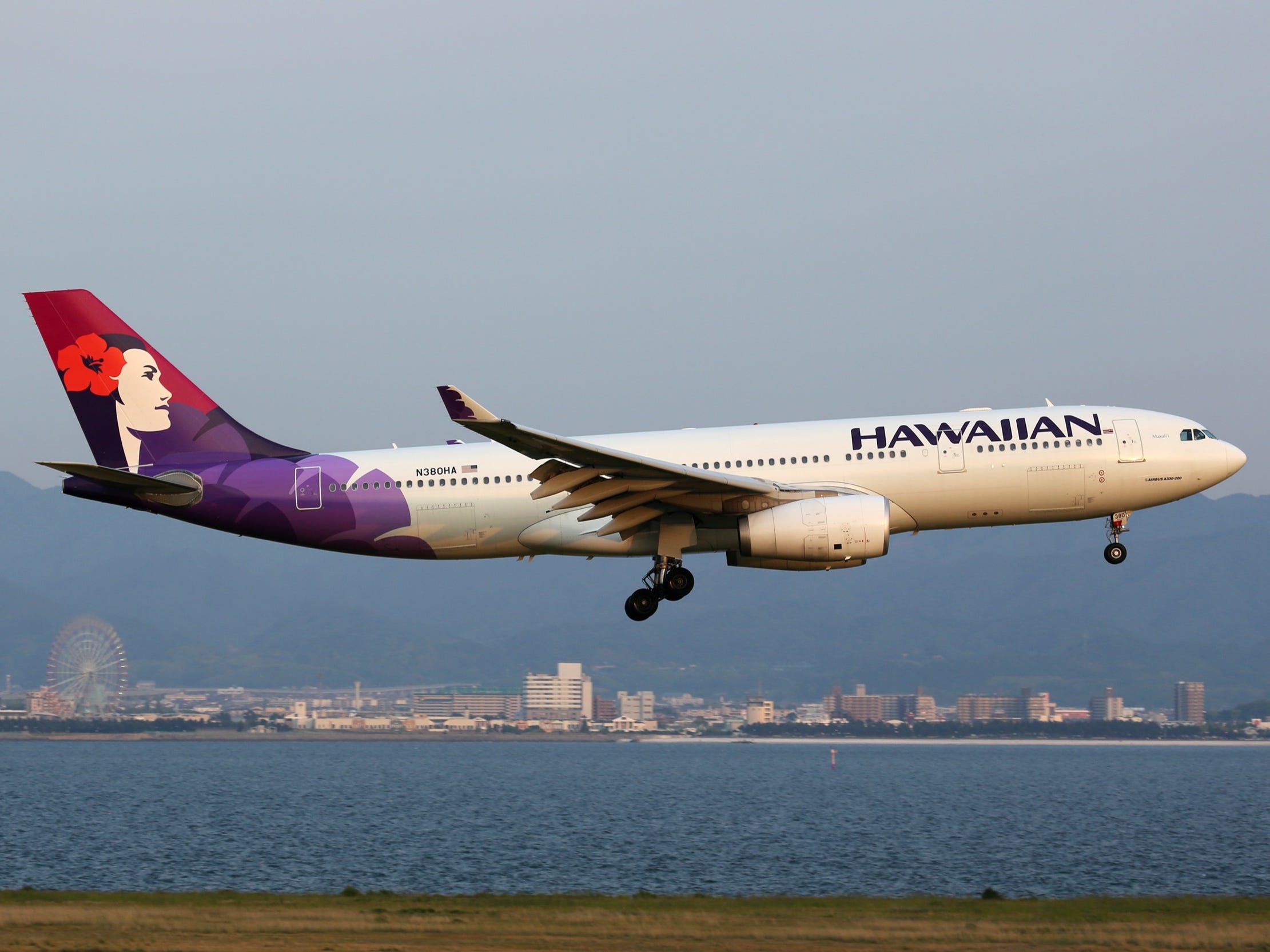 Hawaiian Airlines just added 4 new routes to the US mainland as demand for  travel to the islands explodes during the pandemic - here's the full list