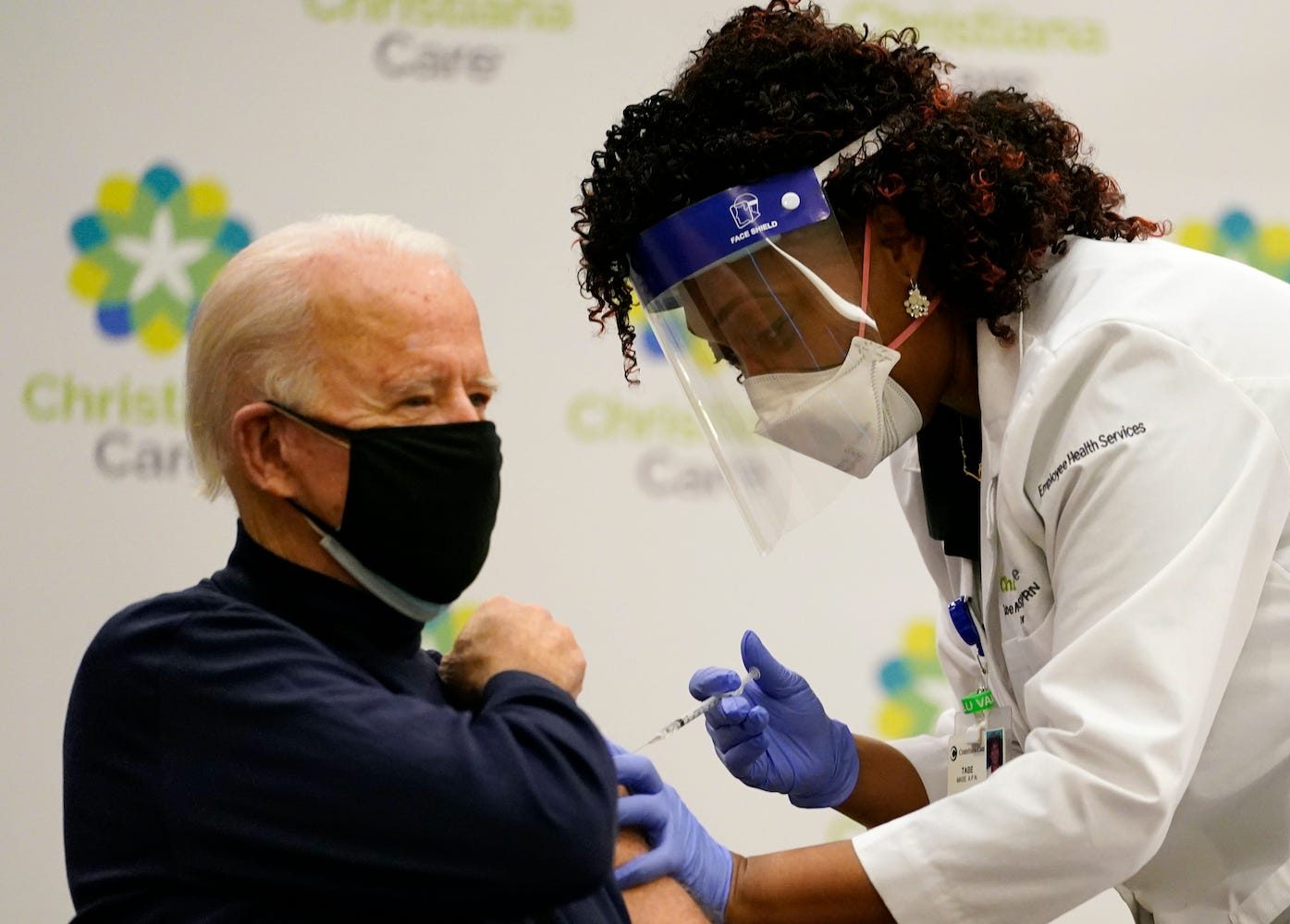 President-elect Joe Biden wordt ingeënt tegen corona.
