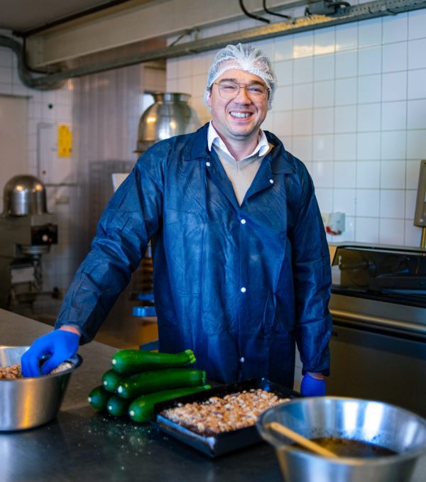 Rob van Erven in de bakkerij. Foto: Donny Craves Rob van Erven in de bakkerij. Foto: Donny Craves