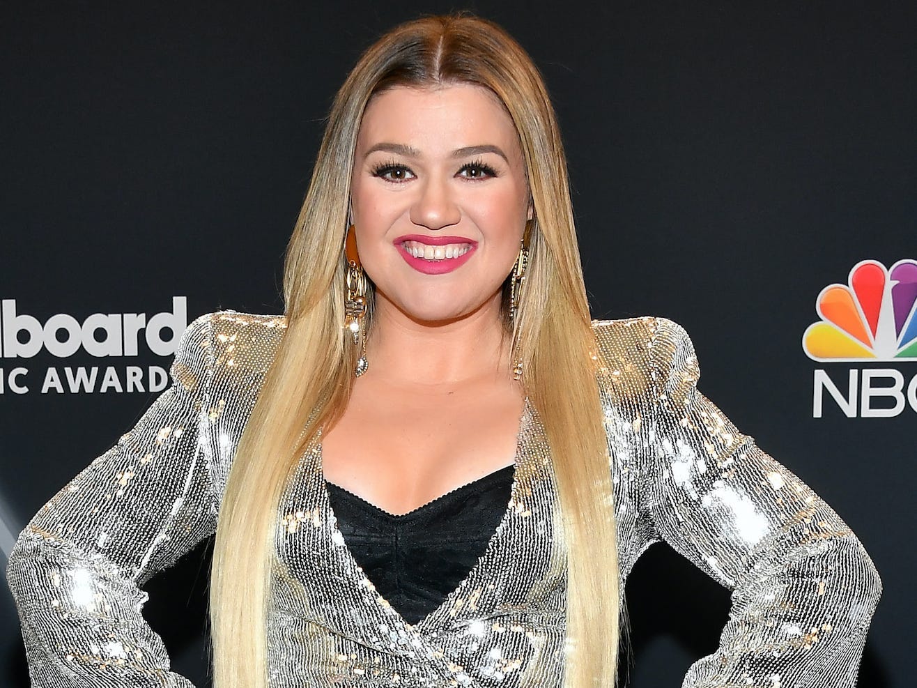 Kelly Clarkson revealed that celebrities were 'really mean' to her ...