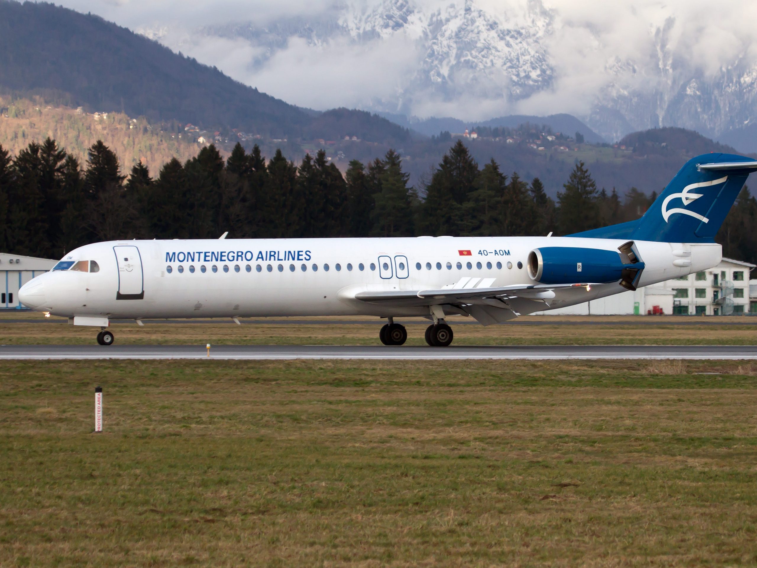 Montenegro Airlines Fokker 100.