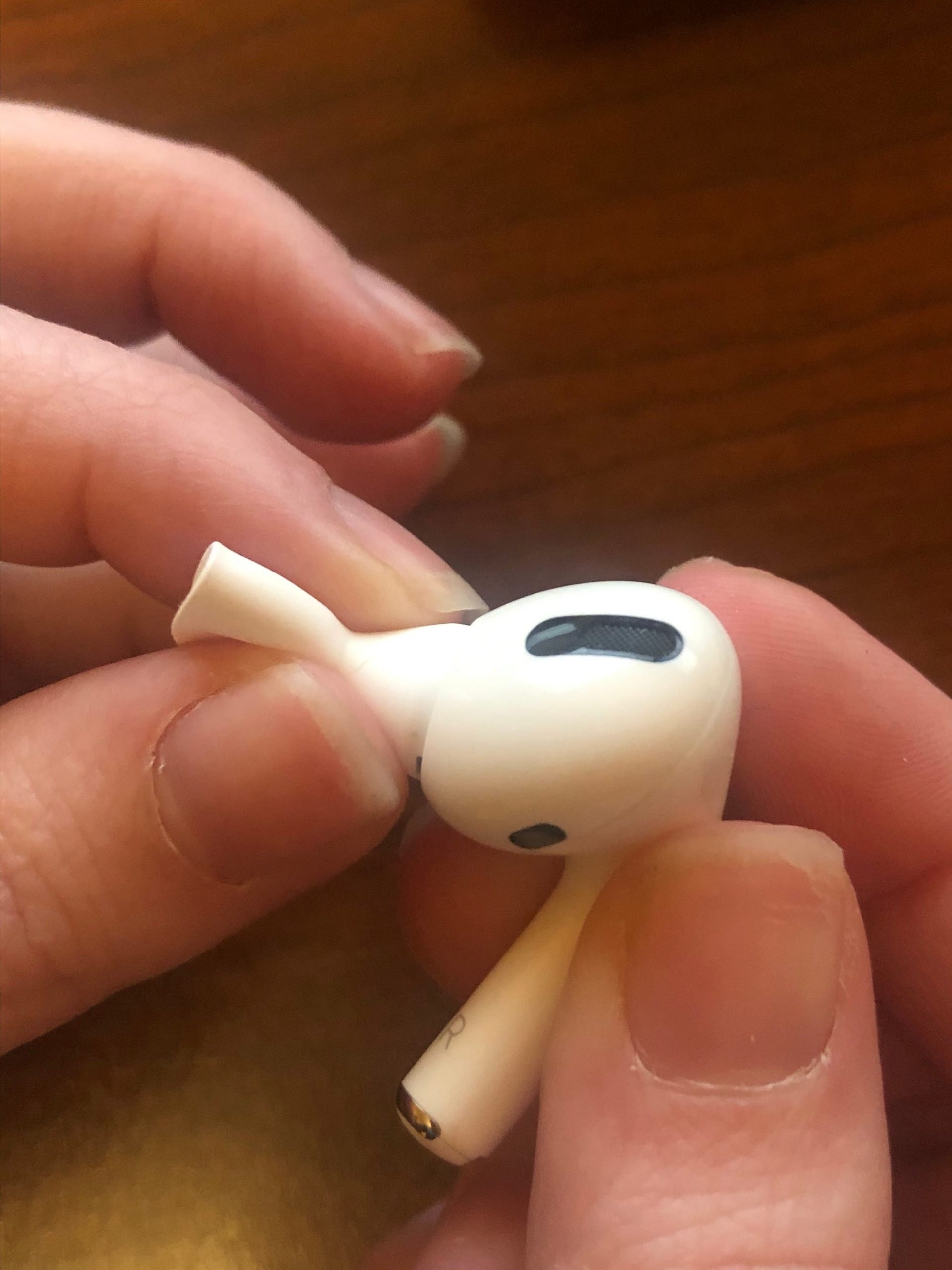 How to change AirPod Pro Tips   1