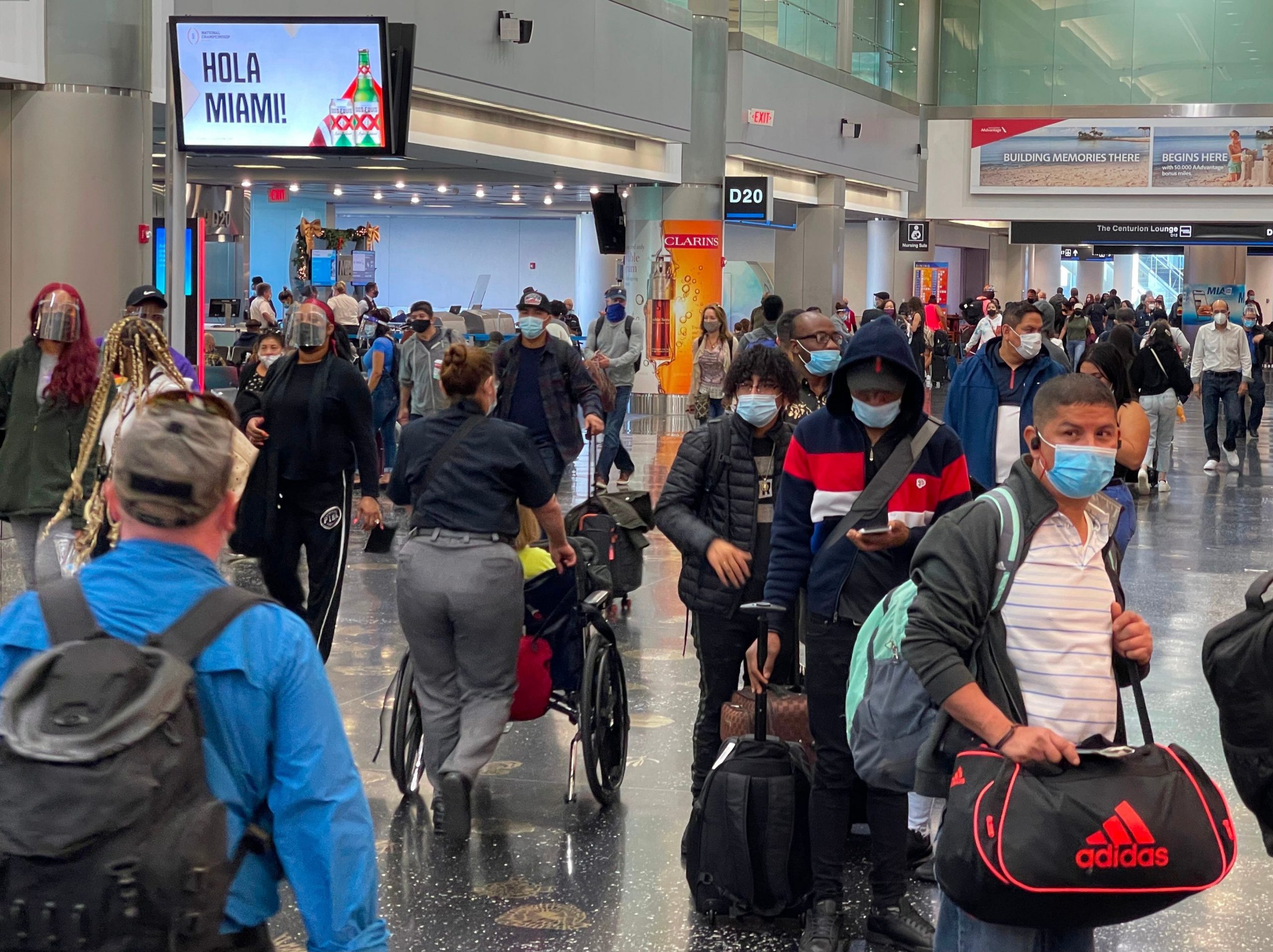 miami airport christmas travel