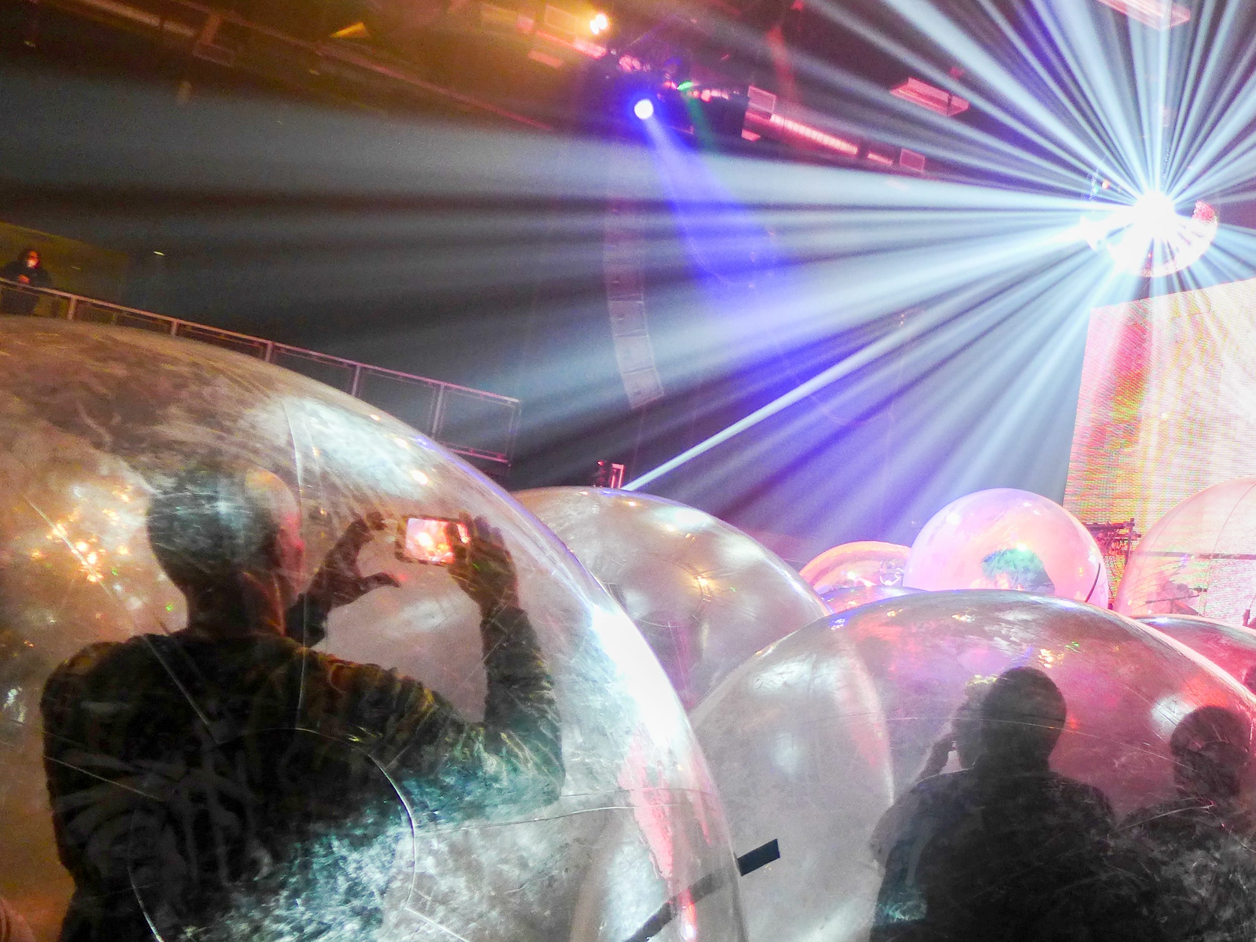 flaming lips bubble concert