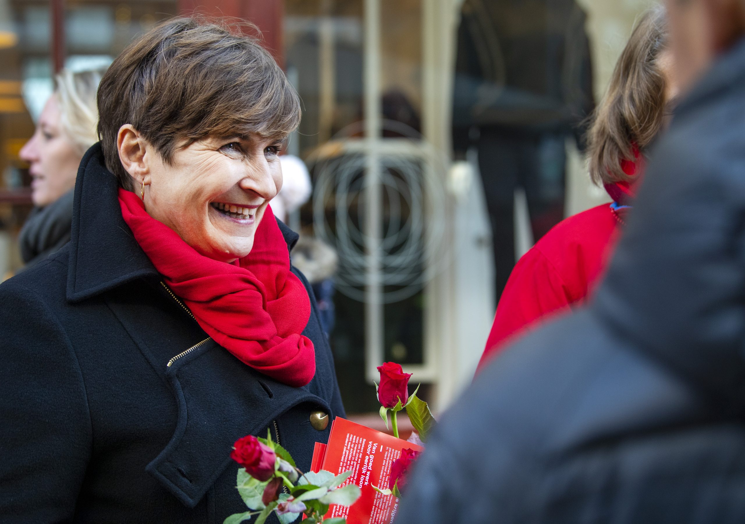 Lilianne Ploumen in 2018 op campagne in de stad Groningen.