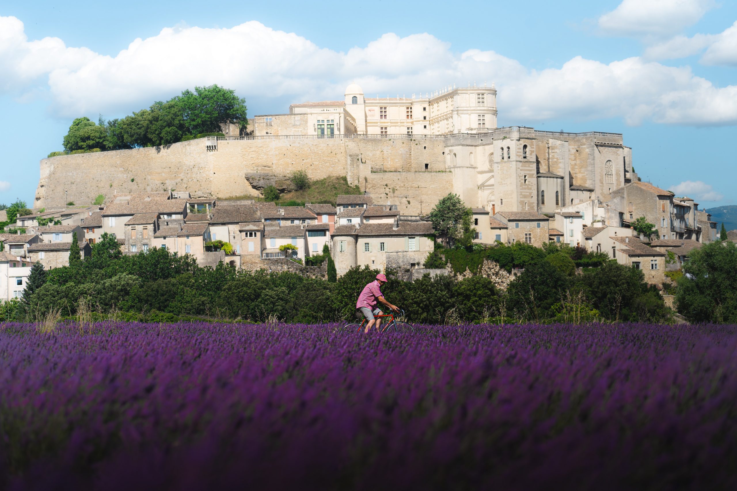 <span>Foto: <a href="https://unsplash.com/@alexisantoine?utm_source=unsplash&utm_medium=referral&utm_content=creditCopyText">Alexis Antoine</a> on <a href="https://unsplash.com/s/photos/france-village?utm_source=unsplash&utm_medium=referral&utm_content=creditCopyText">Unsplash</a></span>