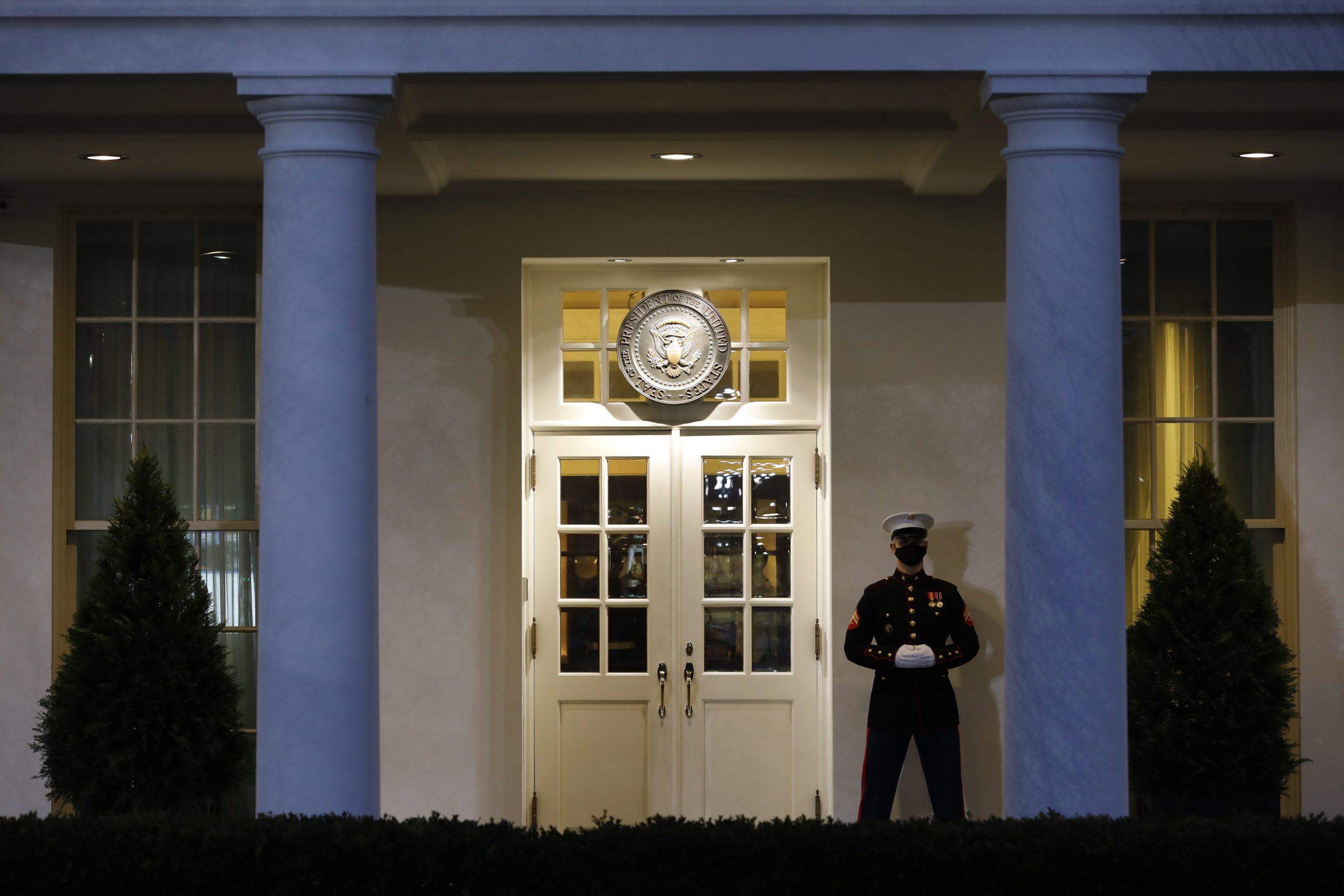 Trump verlaat Witte Huis