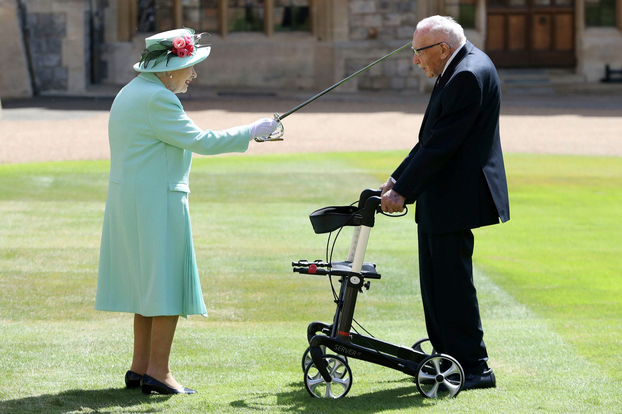 queen knighting captain tom