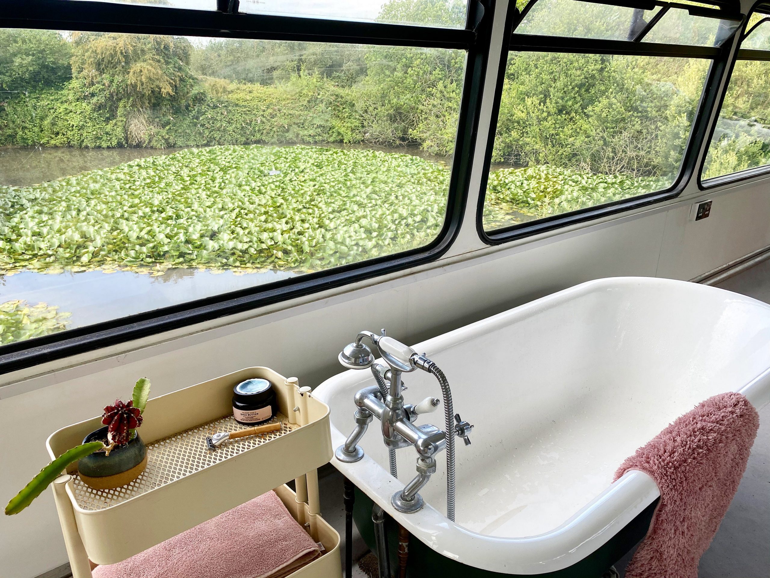 Doubledecker Home tub and pond