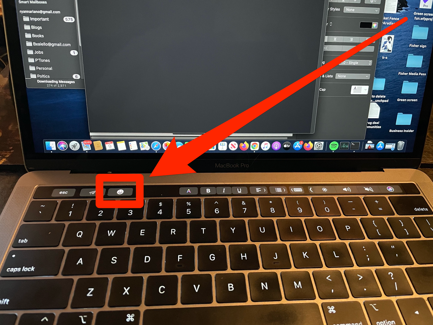 How to get emojis on Mac touch bar 1