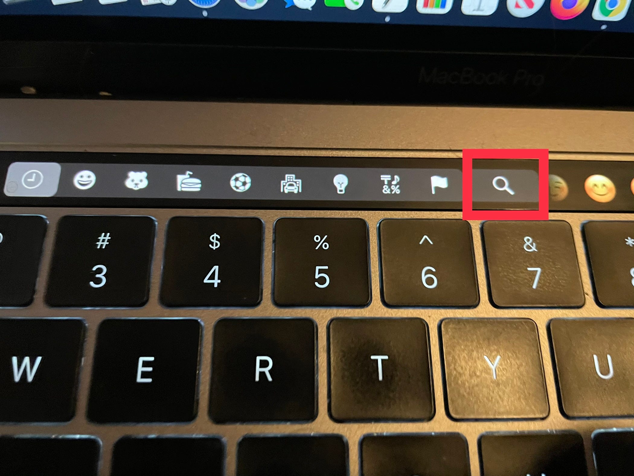 How to get emojis on Mac touch bar 4