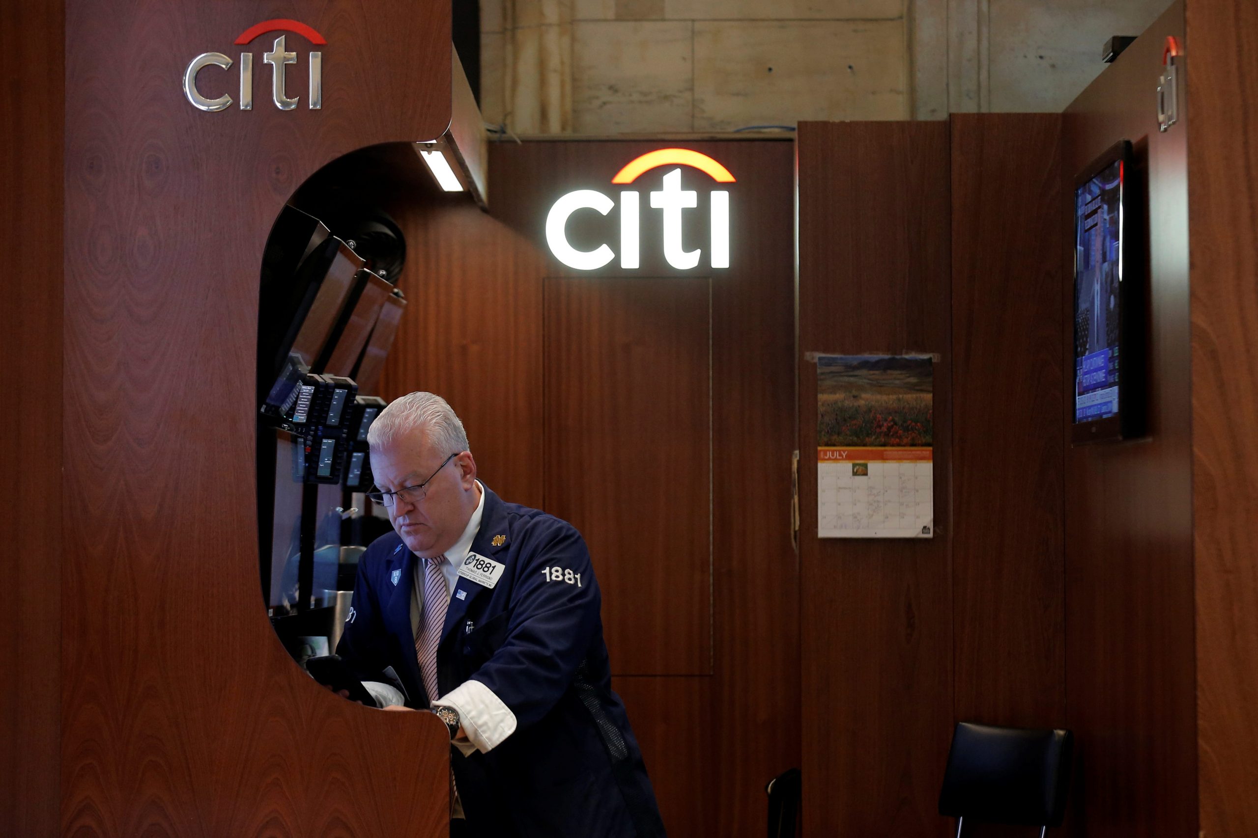 Citigroup trader Thomas Ferrigno booth NYSE
