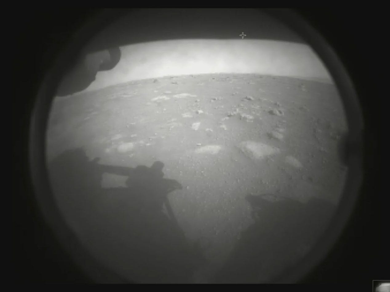 perseverance mars rover landing first photo image jezero crater