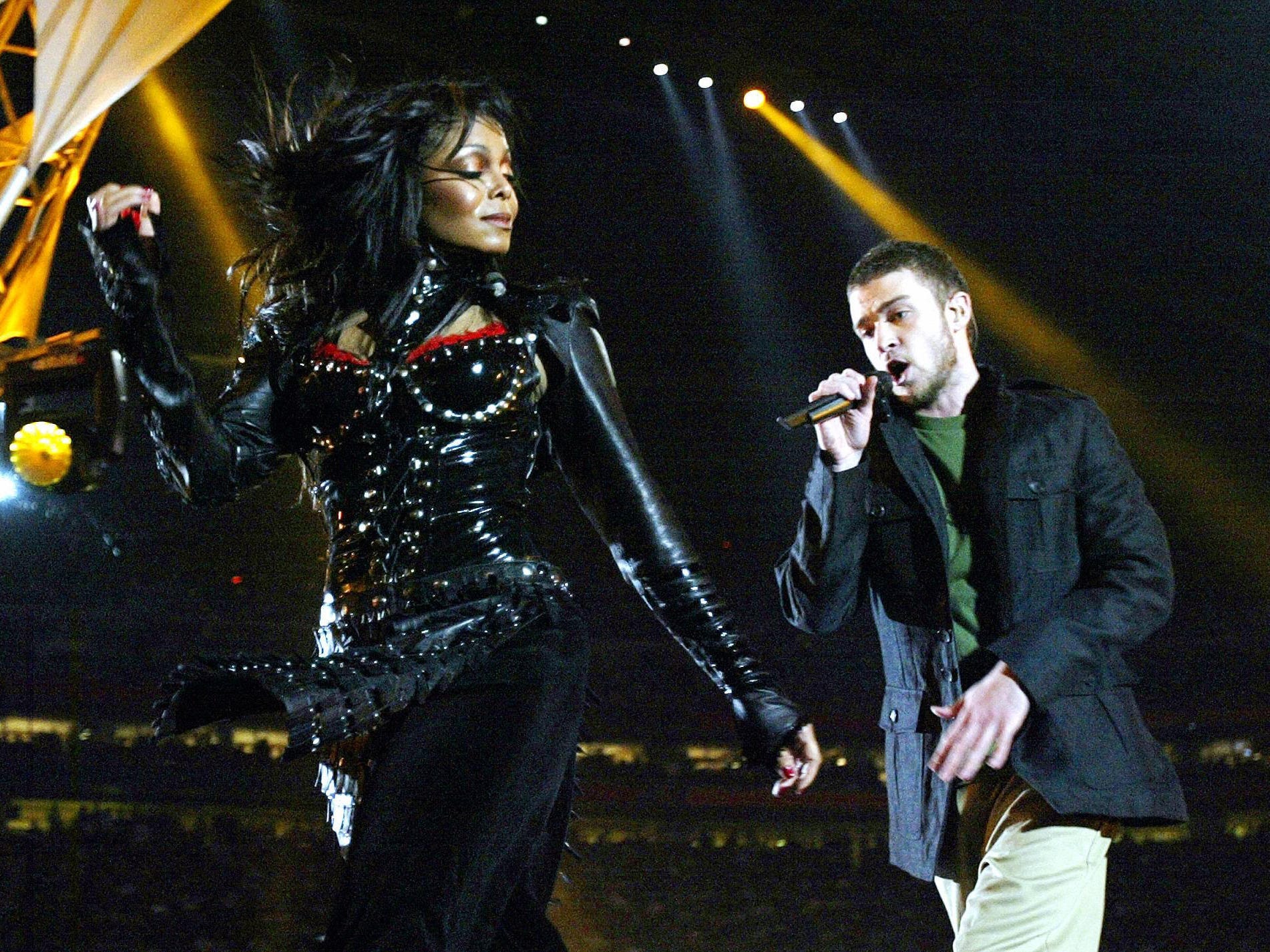 Janet Jackson and Justin Timberlake superbowl