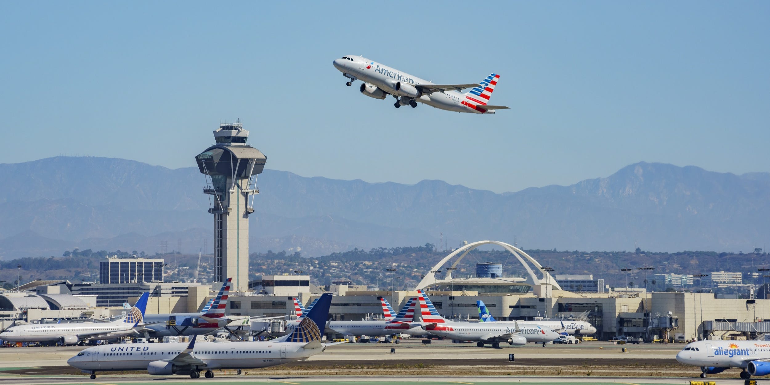 American Airlines and United Airlines at LAX