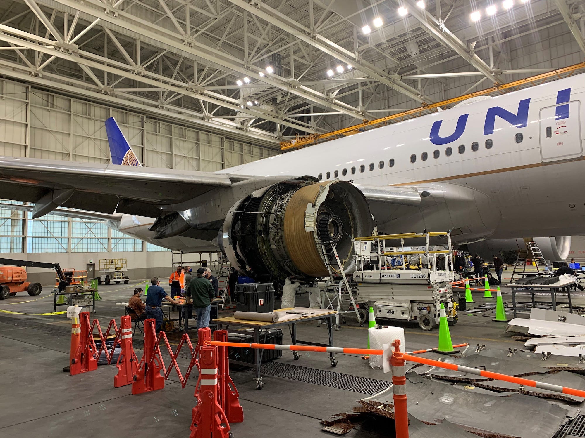 United Airlines Boeing 777
