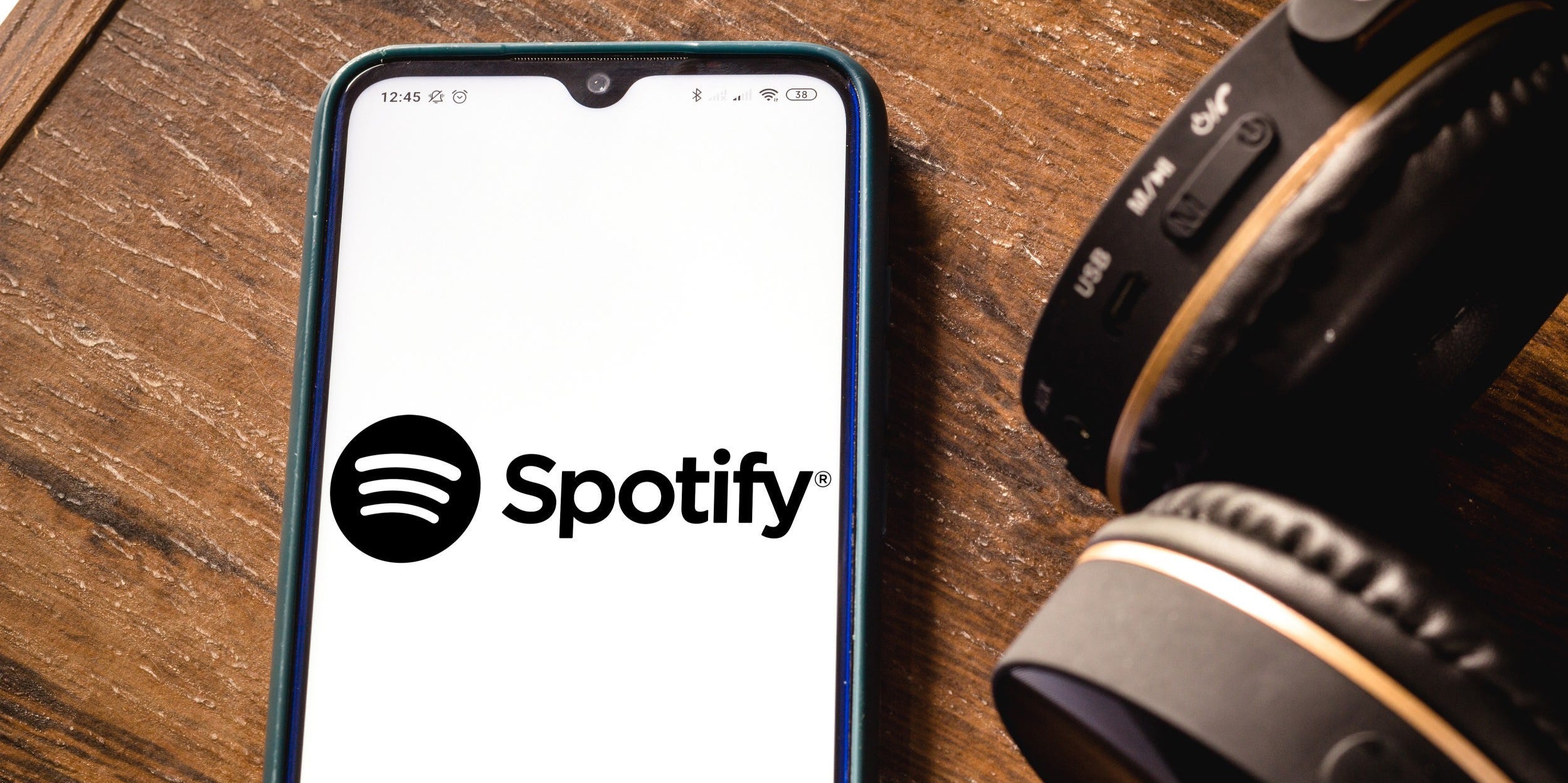 Spotify app and headphones