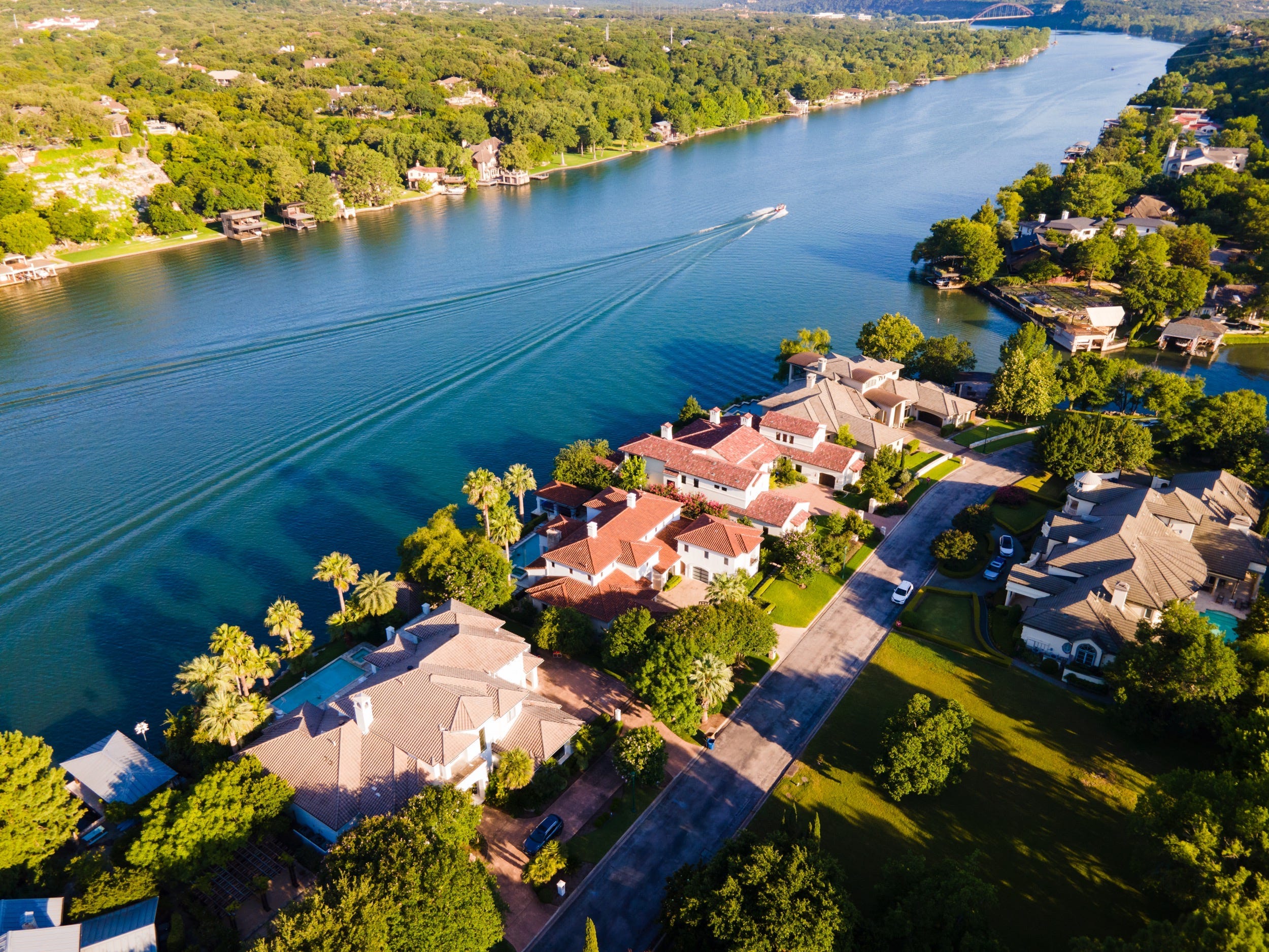 Hilarious Comedian Owns This Waterfront Home in Austin, TX