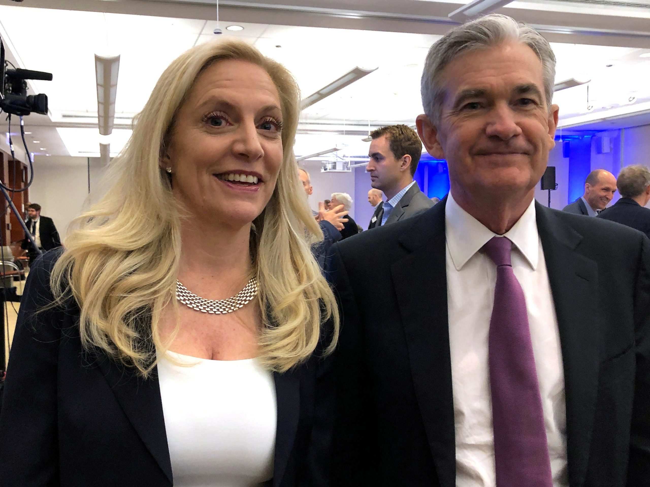 FILE PHOTO: Federal Reserve Chairman Jerome Powell poses for photos with Fed Governor Lael Brainard (L) at the Federal Reserve Bank of Chicago, in Chicago, Illinois, U.S., June 4, 2019.    REUTERS/Ann Saphir 