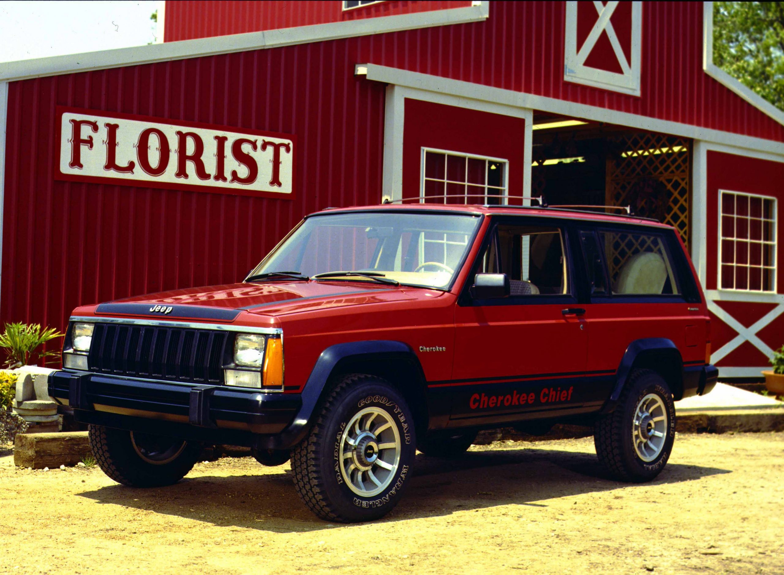 Jeep  1984_Jp_Cherokee_Chief_lft_frnt_color