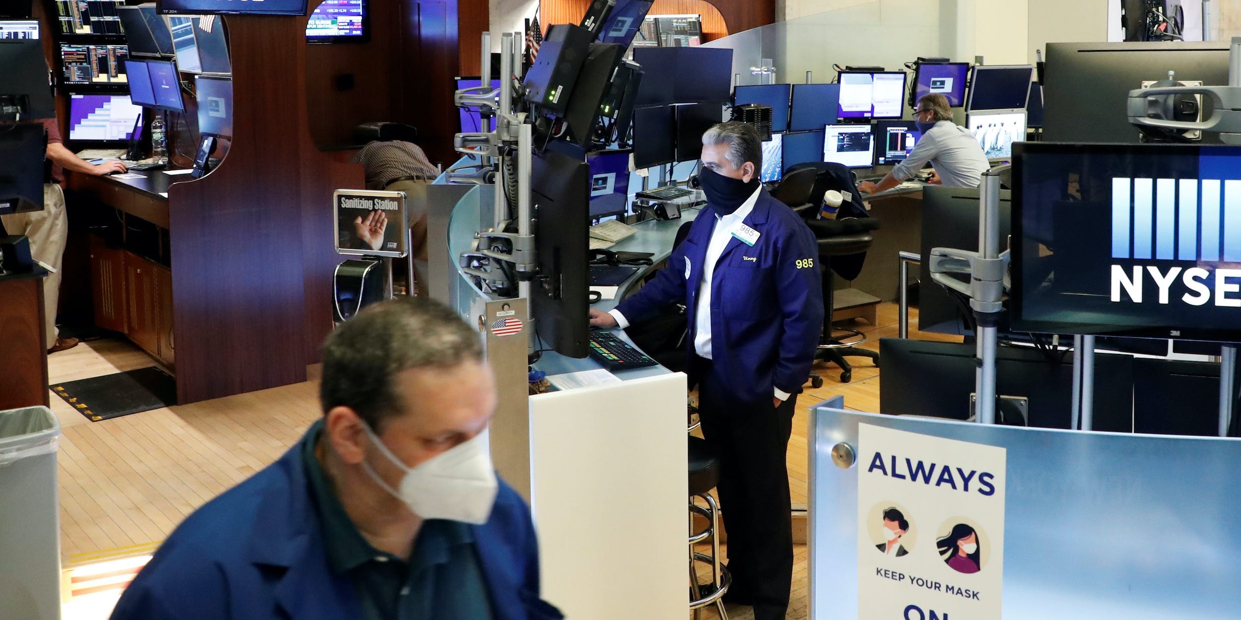 nyse open floor traders mask.JPG