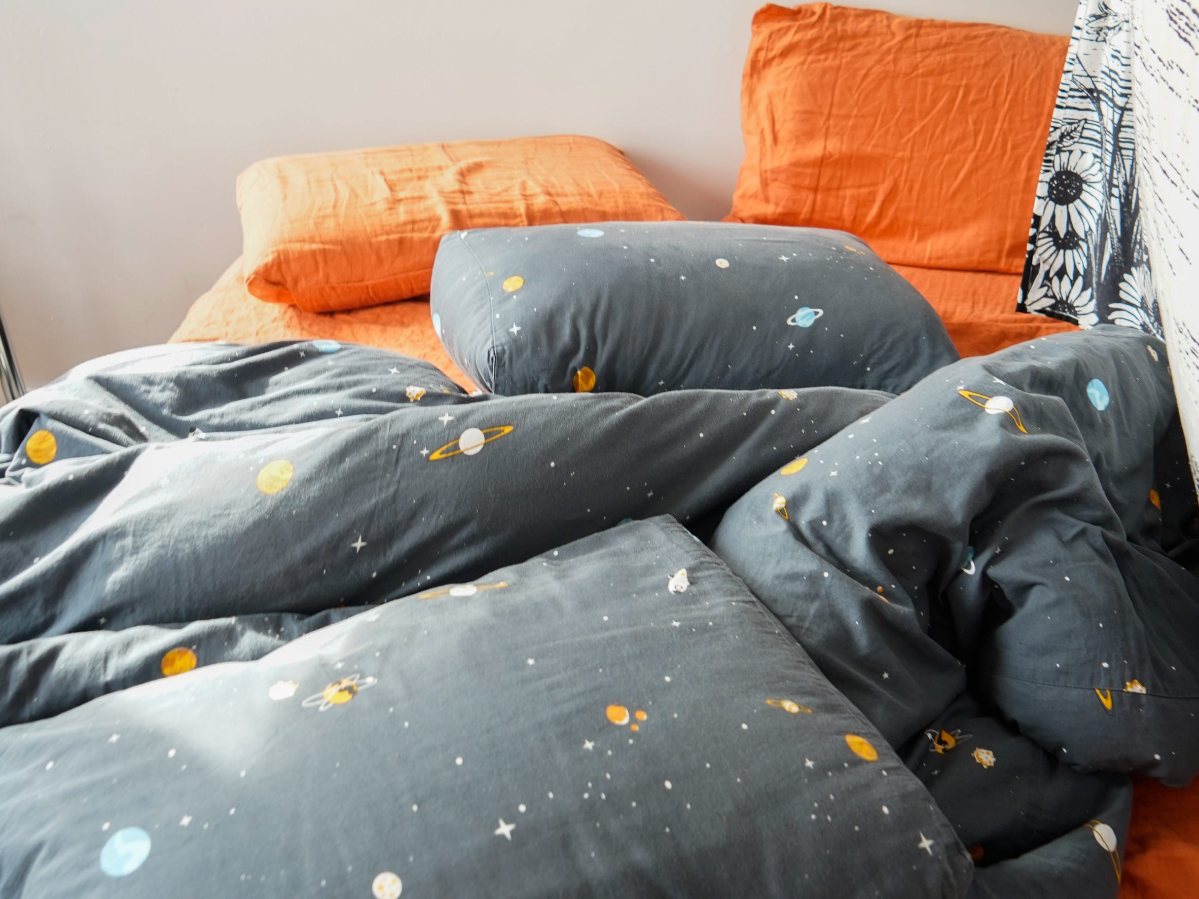 unmade bed