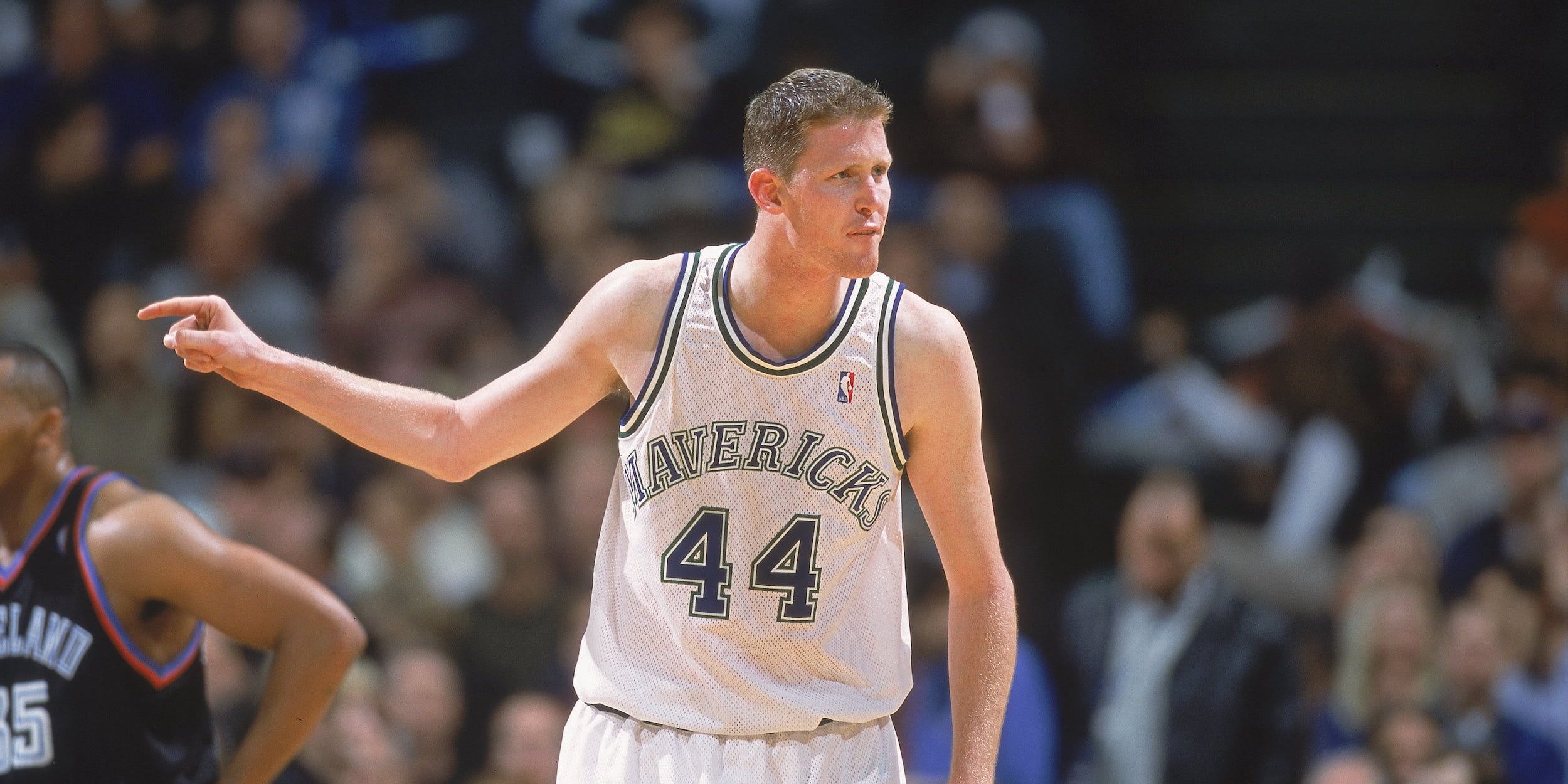 Shawn Bradley wrestles with life at 7'6 in a wheelchair - Sports