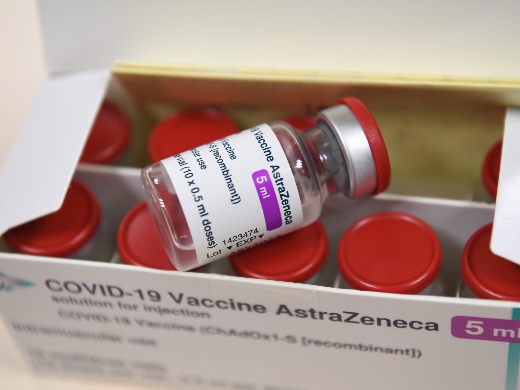 France vaccine AstraZeneca box