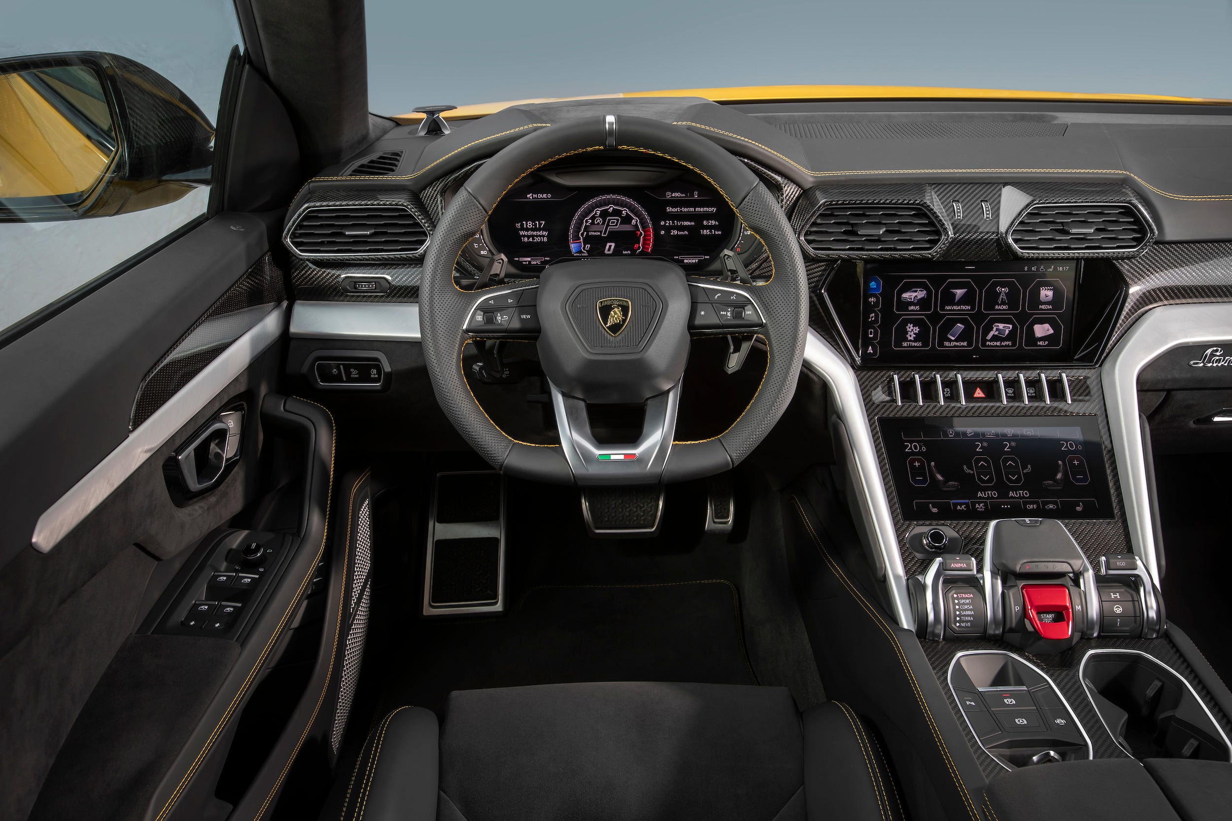 Lamborghini Urus._OEM6