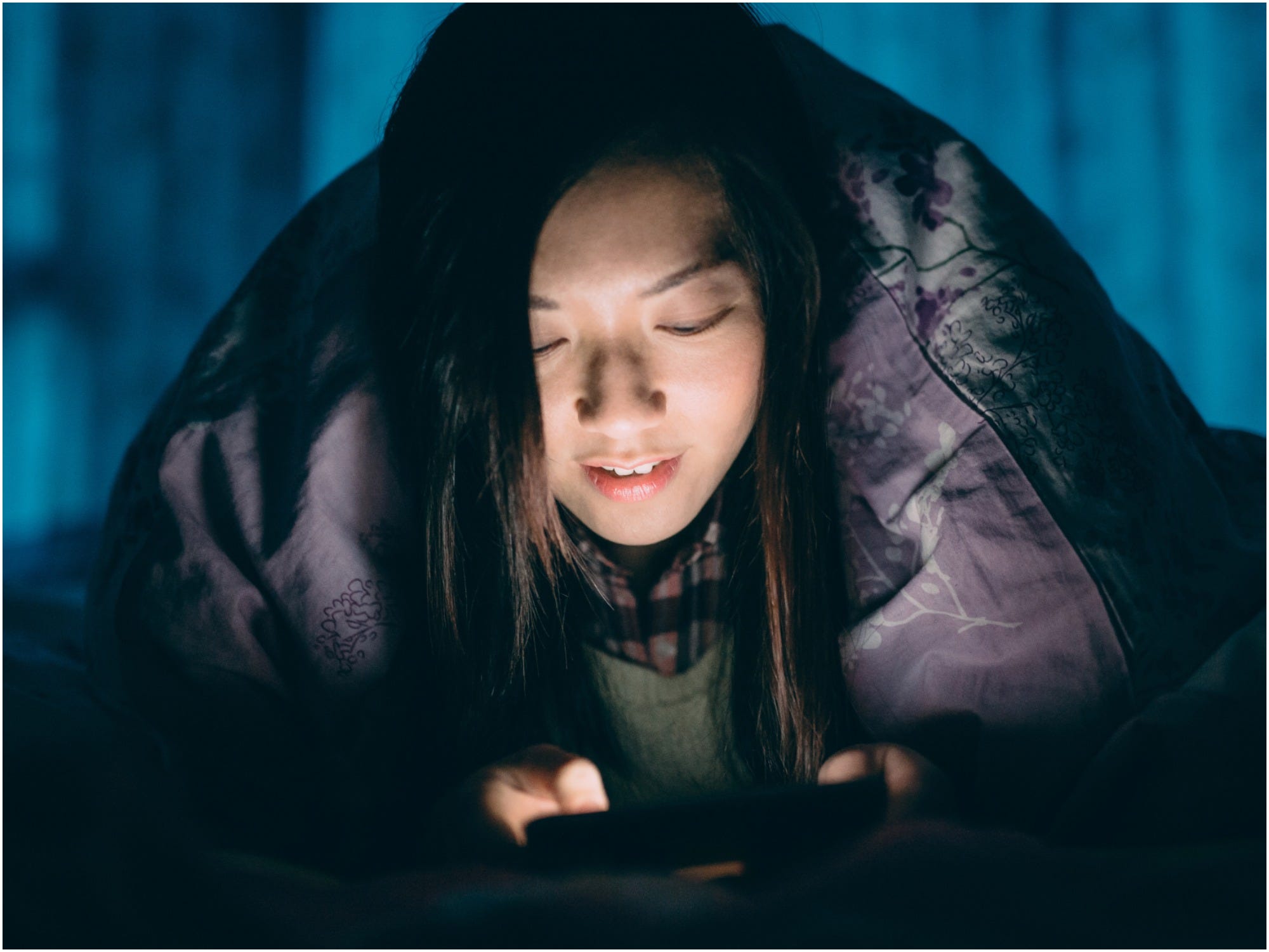 woman texting night time