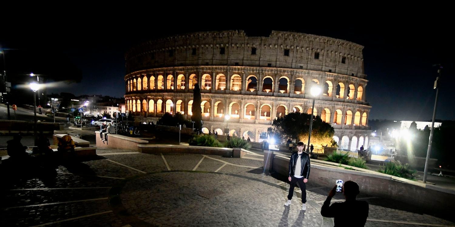 rome colisseum night