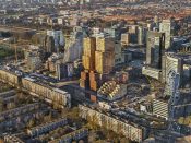 Luchtfoto van de Zuidas, het Amsterdamse zakendistrict.
