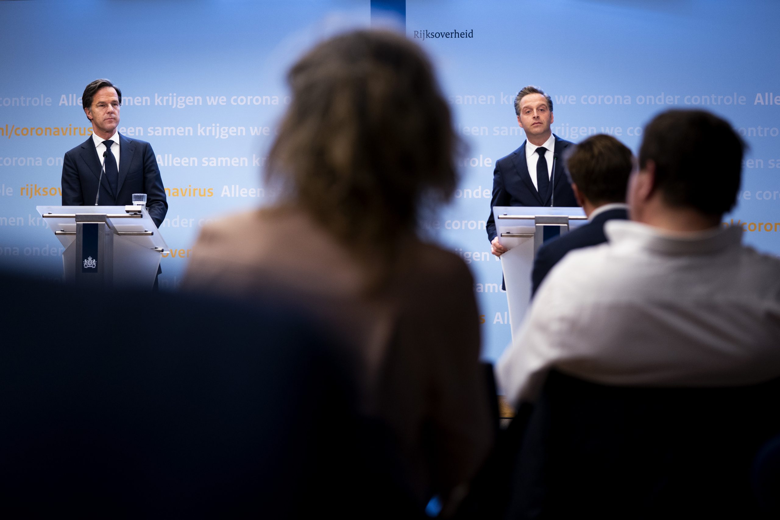 Premier Mark Rutte en coronaminister Hugo de Jonge geven persconferentie over het coronabeleid.