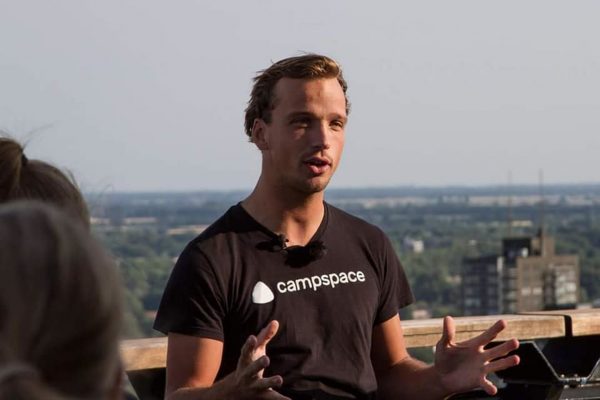 Hugo van Donselaar. Foto: Campspace Hugo van Donselaar. Foto: Campspace