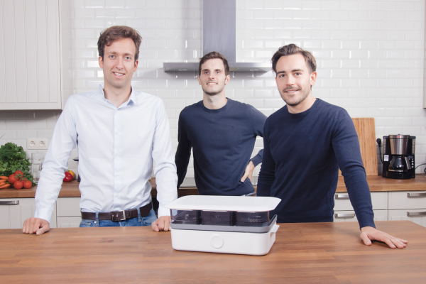 Medeoprichters van Mealhero van links naar rechts: Anton Claeys, Steven Debaere en Jeroen Spitaels. Bron: Mealhero Medeoprichters van Mealhero van links naar rechts: Anton Claeys, Steven Debaere en Jeroen Spitaels. Bron: Mealhero