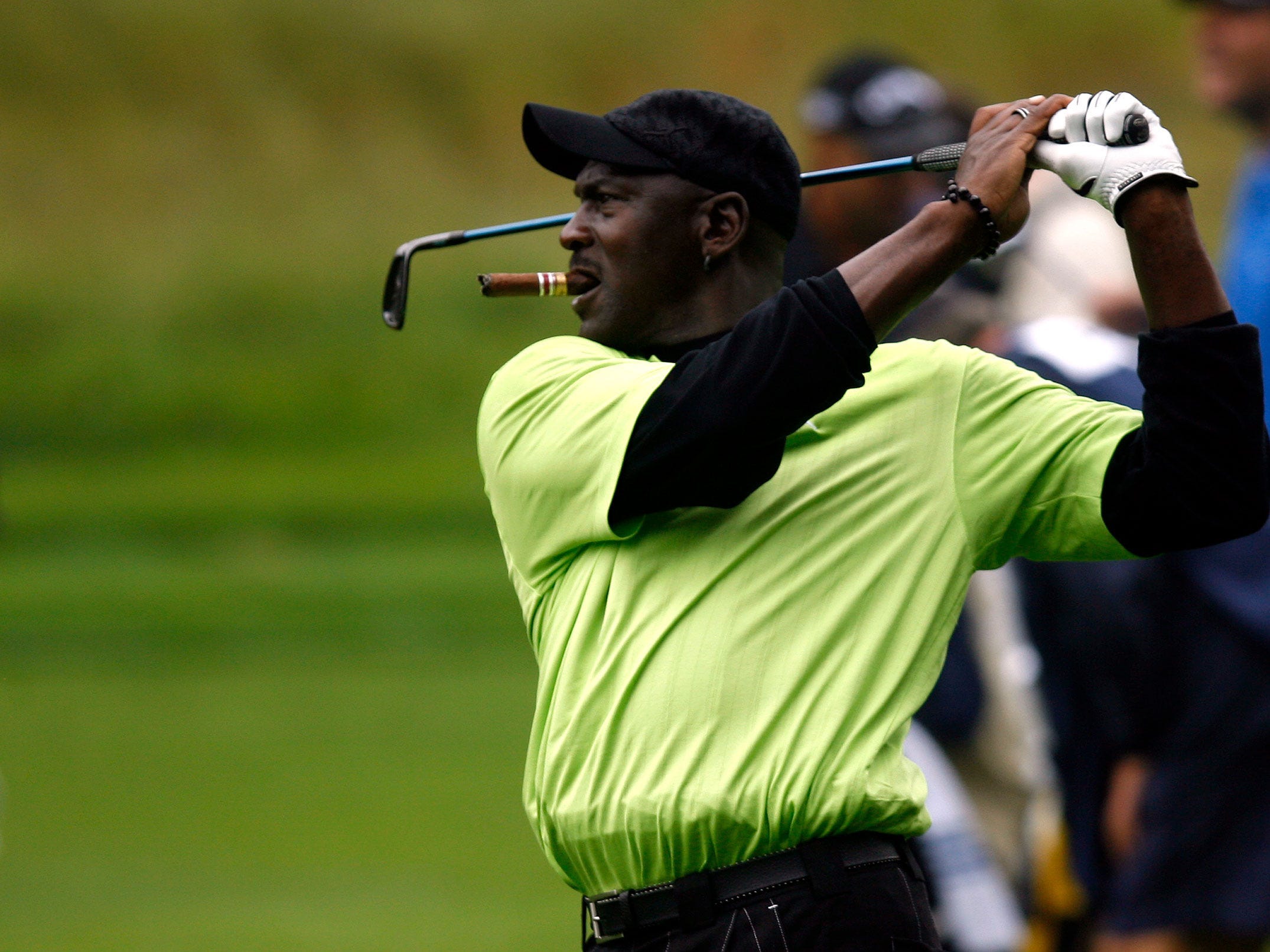 Michael Jordan golfing