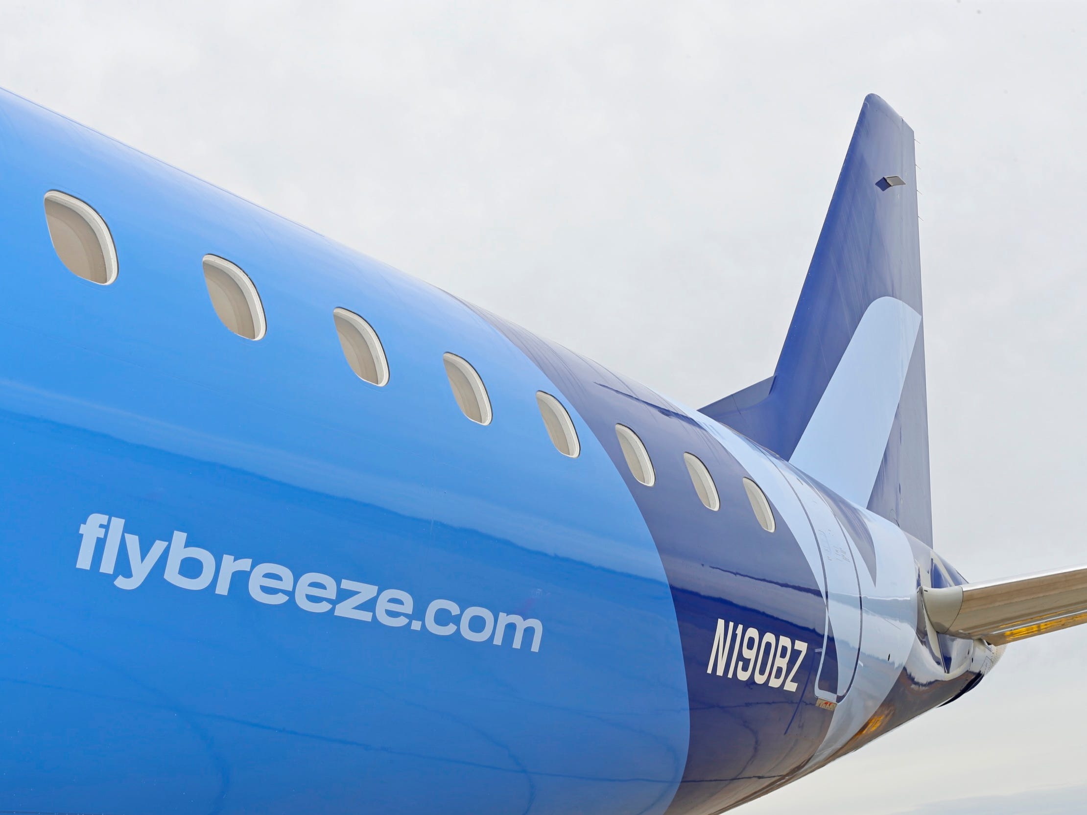 Breeze Airways Embraer E195