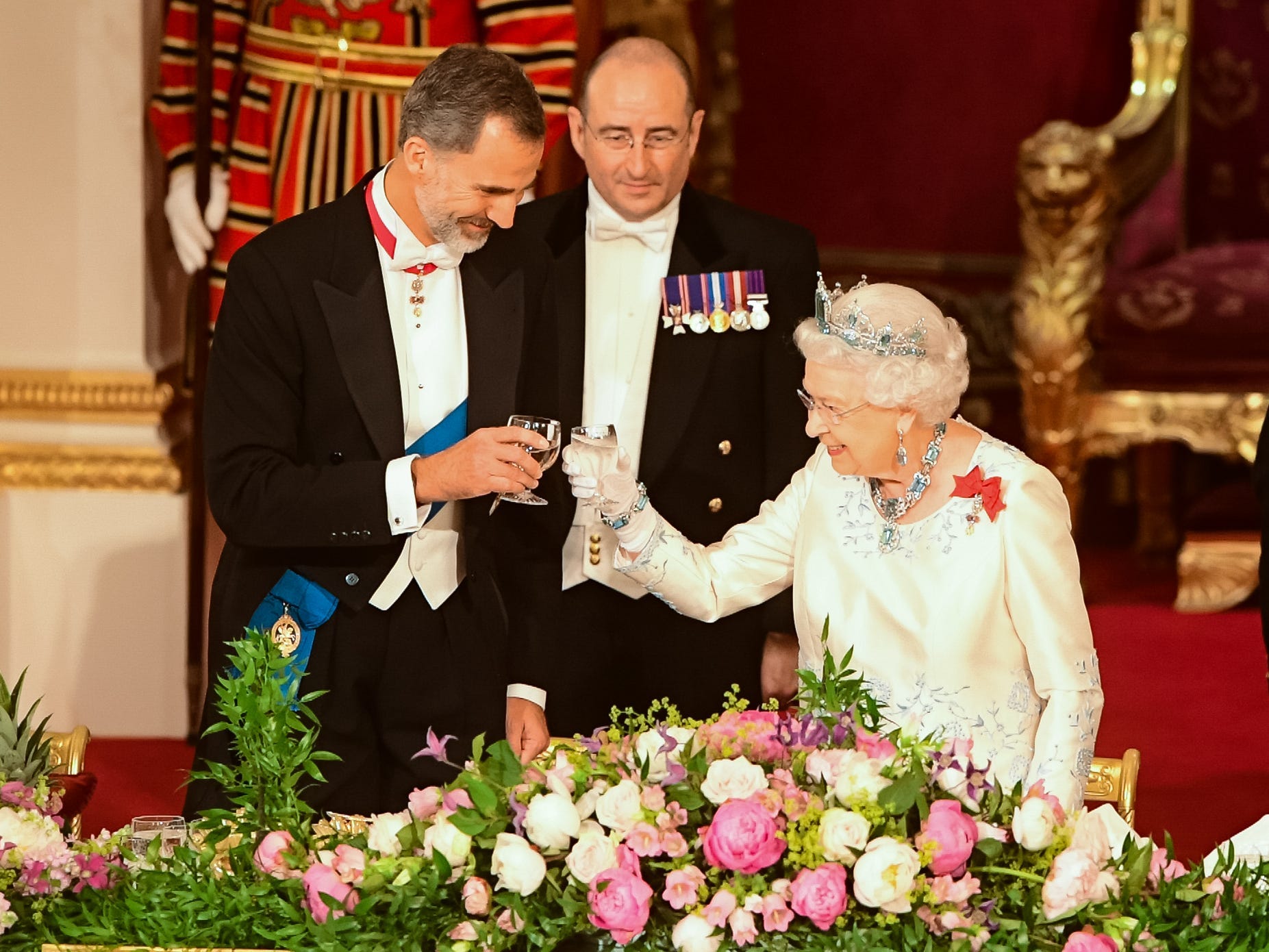 spain's king felipe with queen elizabeth
