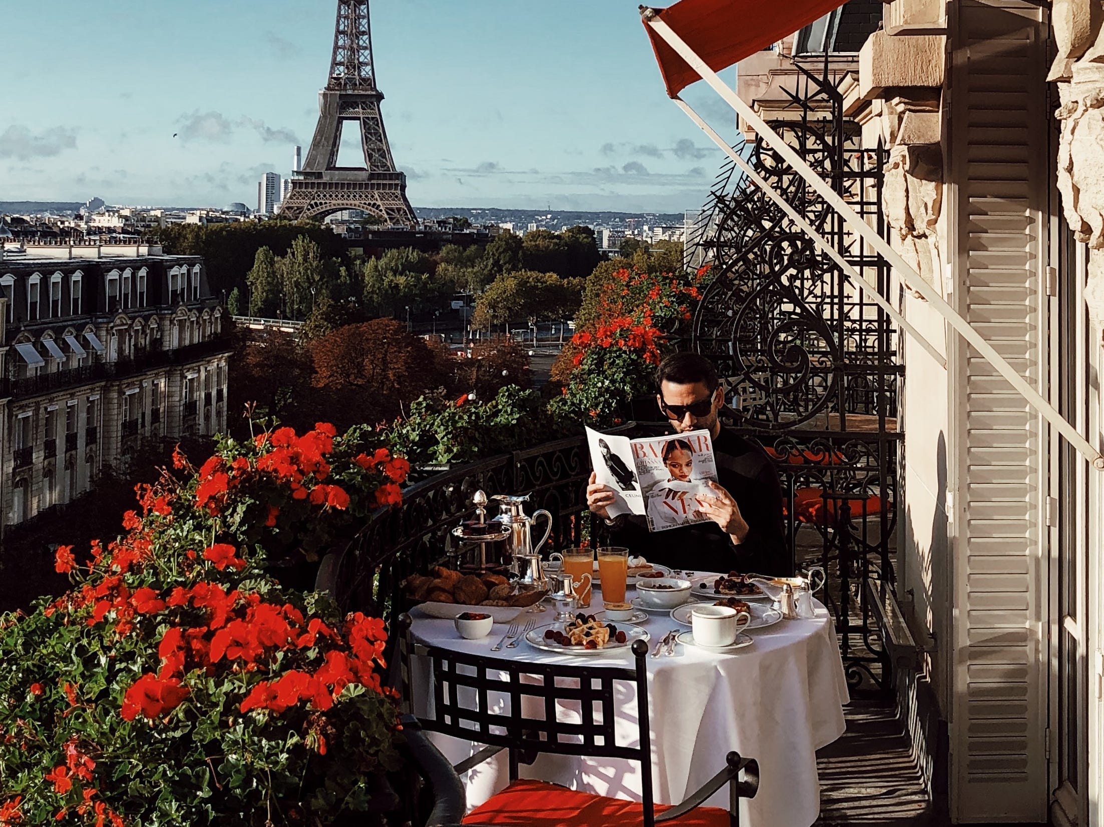 A full breakfast in Paris.JPG