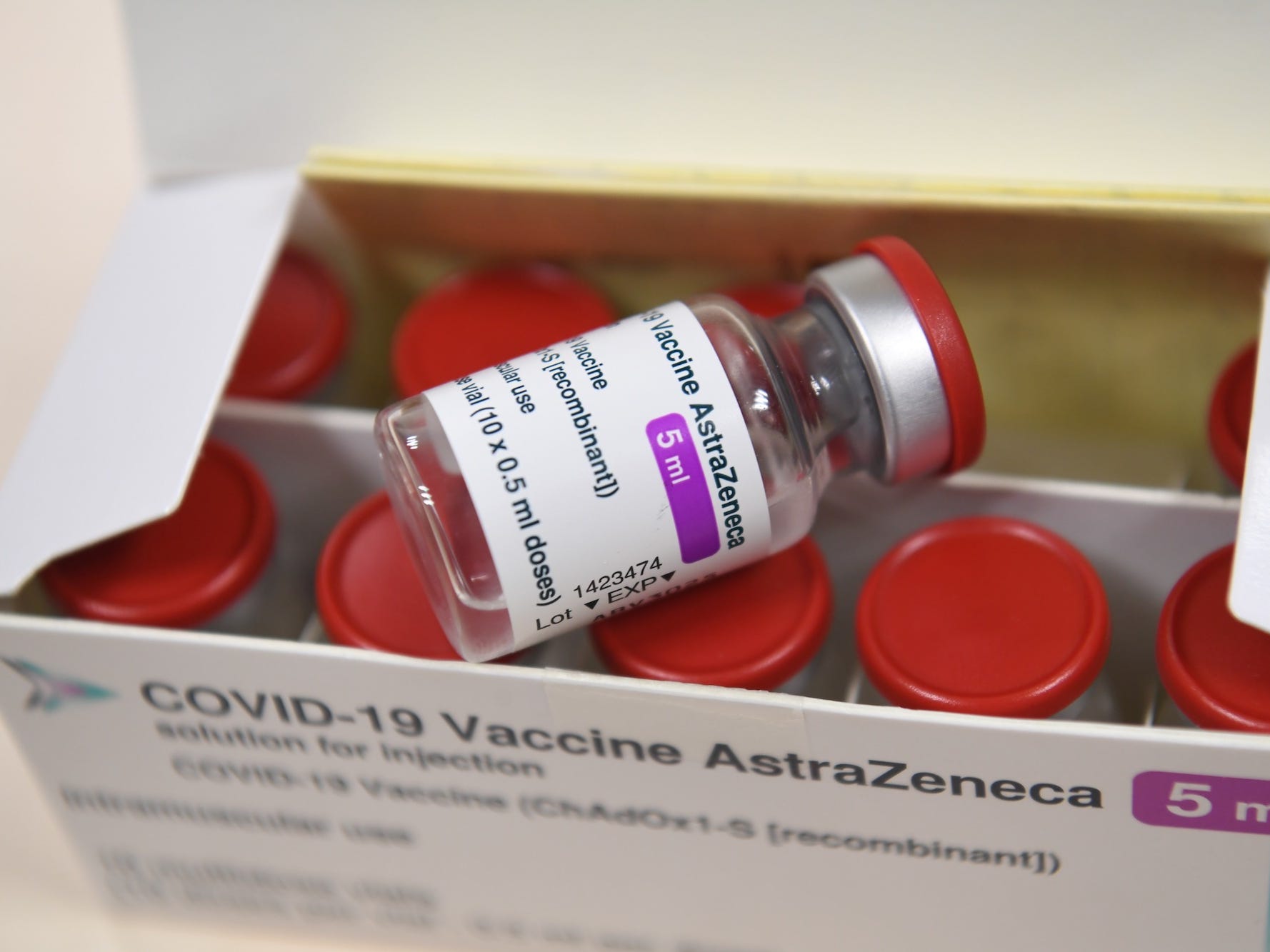 France vaccine AstraZeneca box