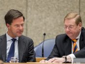 Premier Rutte en minister Van der Steur (Veiligheid en Justitie) tijdens een debat over de 'bonnetjesaffaire' in januari 2017.